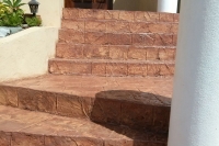 decorative-concrete-steps-021E3499FB-A843-2E23-3727-577ECF80AE73.jpg